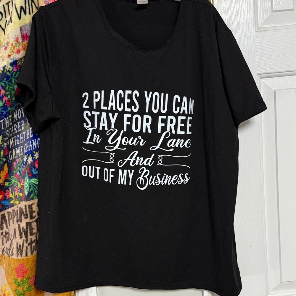Black Graphic Tee - Short Sleeve